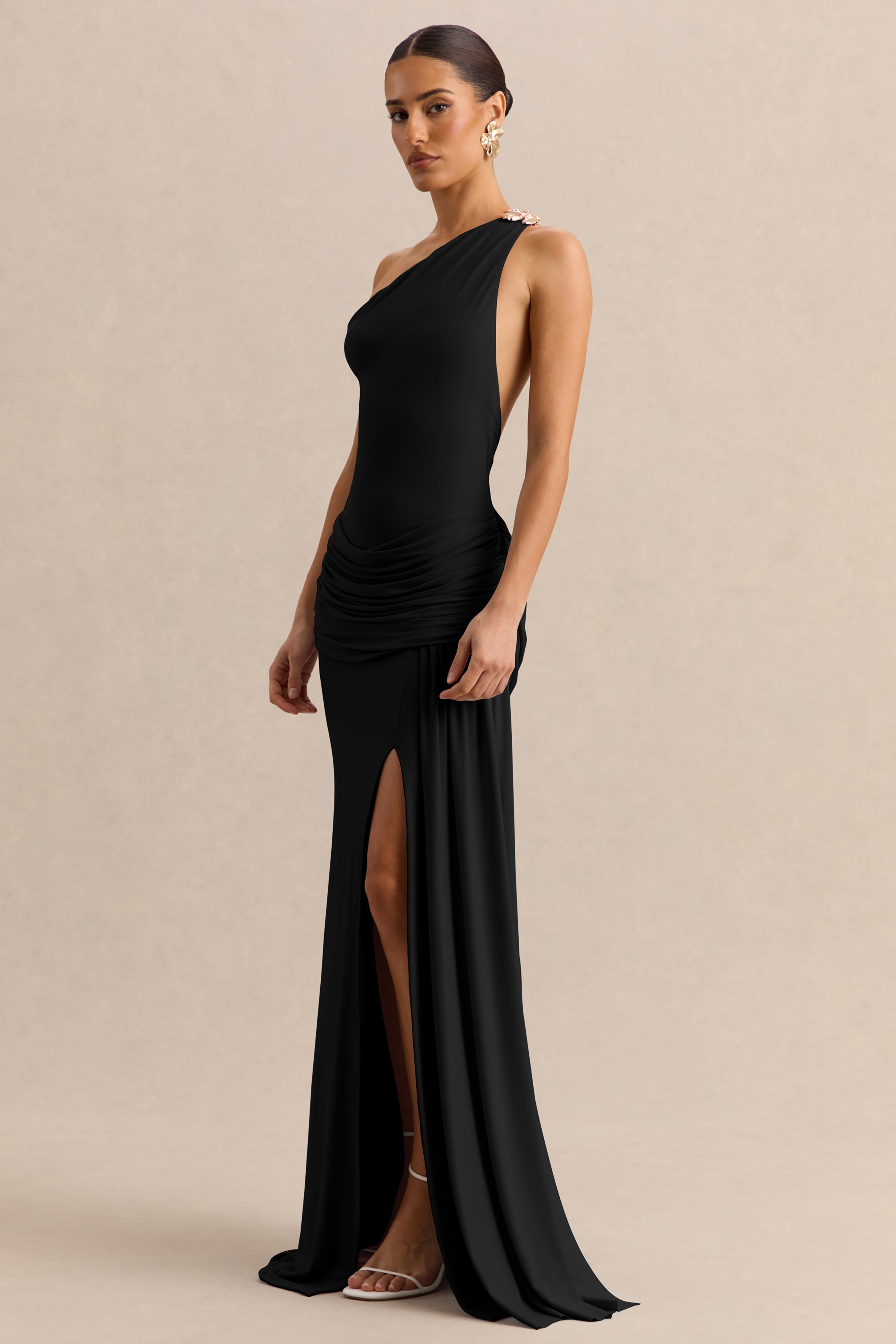 CL13787700106_ECM_HR_CL137877001-Belrose-_-Black-Asymmetric-Neck-Maxi-Dress-With-Gold-Detail-And-Front-High-Split-74
